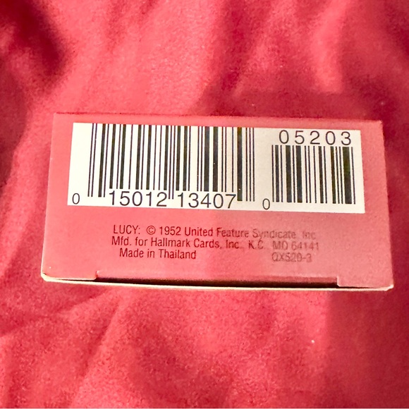 Peanuts Lucy with Football Hallmark Peanuts Gang Collector Ornament #2 - Picture 10 of 11